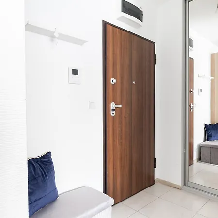 Apartment Superapart Kasprzaka With Spacious Terrace And Air Conditioning